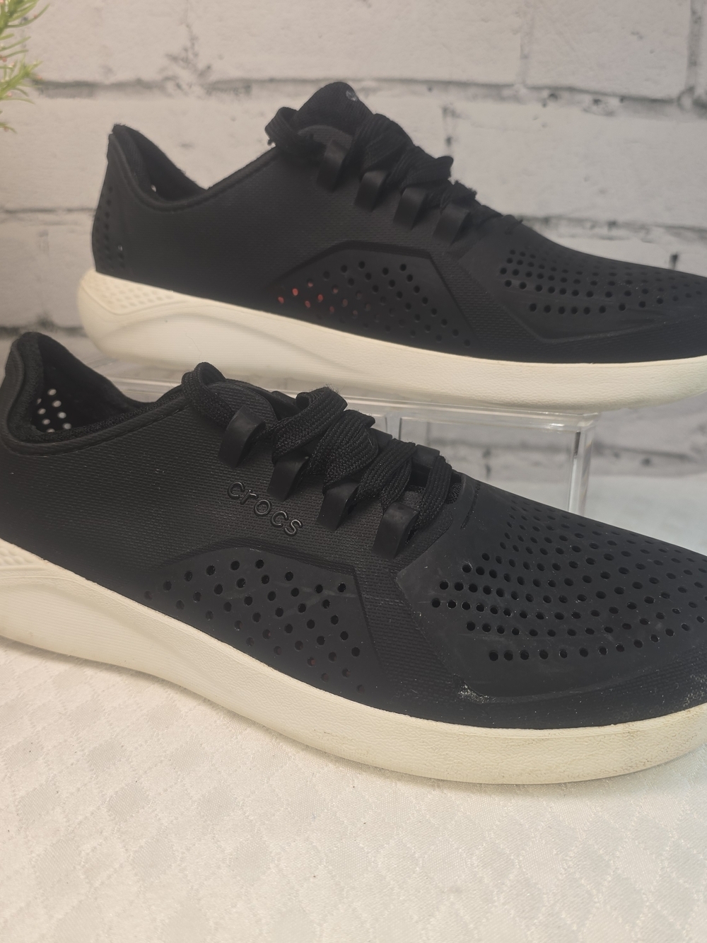 CROCS LITERIDE PACER SNEAKERS LACE-UP LIGHTWEIGHT BREATHABLE BLACK MENS SIZE 9